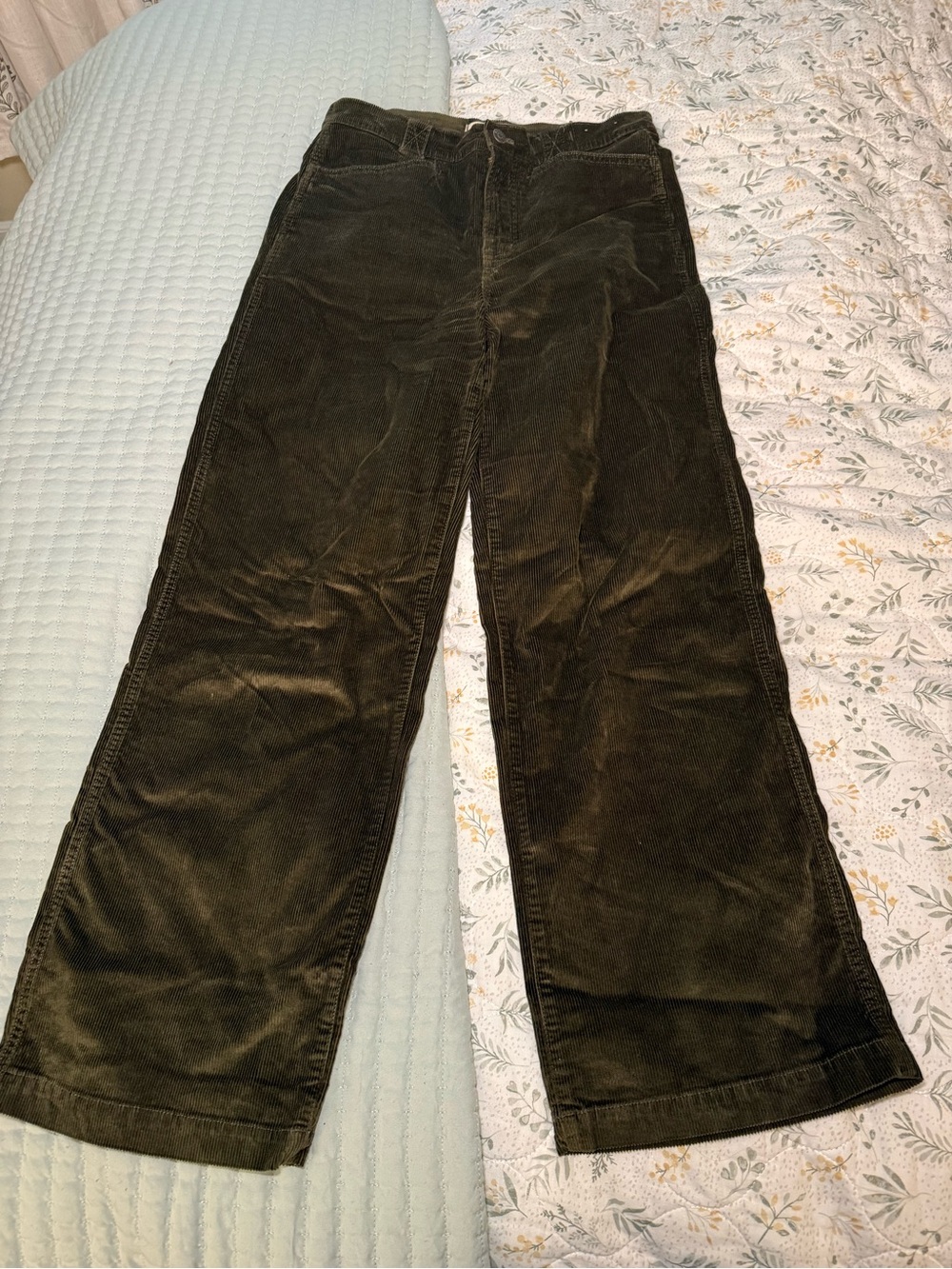 Madewell Women’s Emmet Wide Leg Corduroy Pants in Dark Olive Green-27